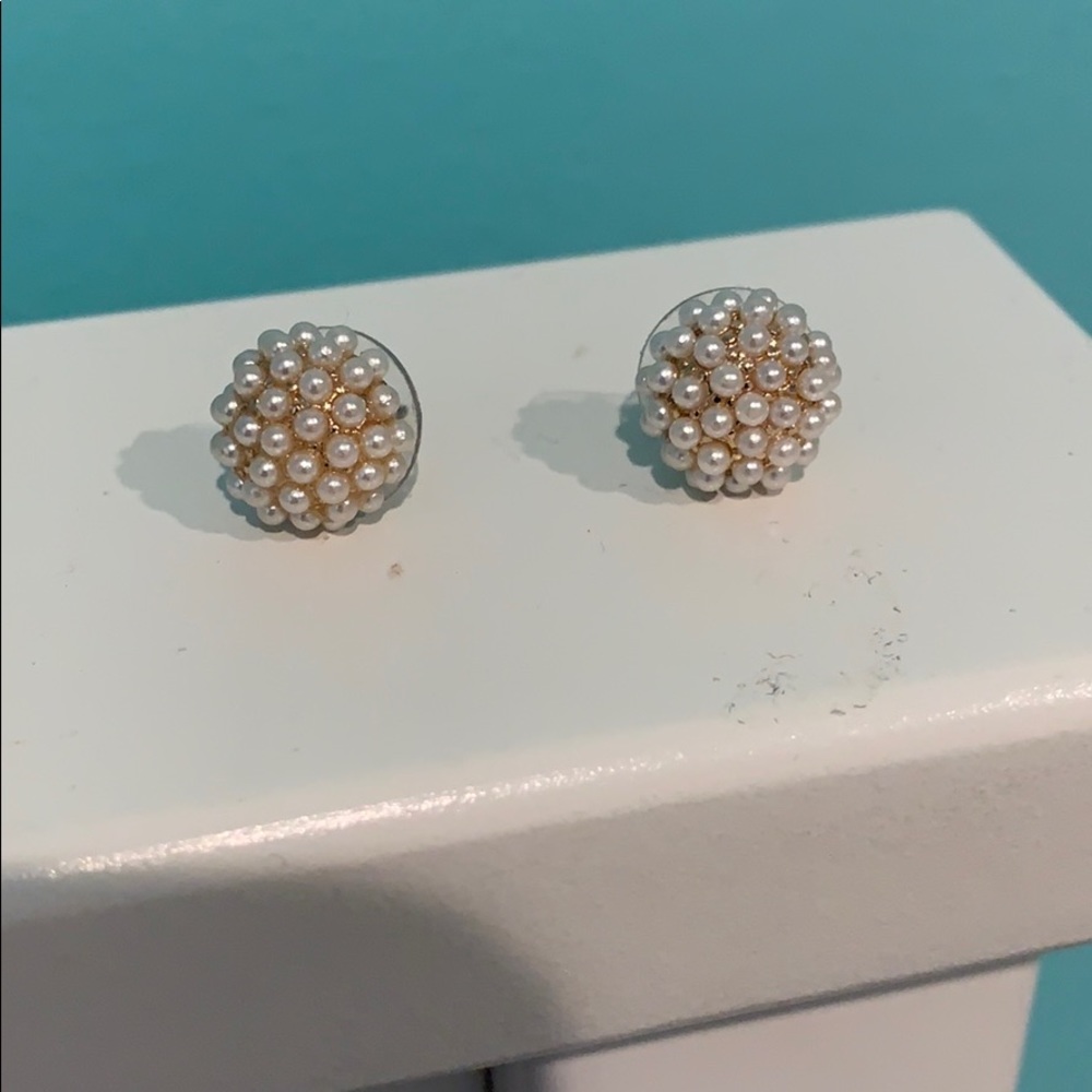 PERAL AND GOLD EARRINGS